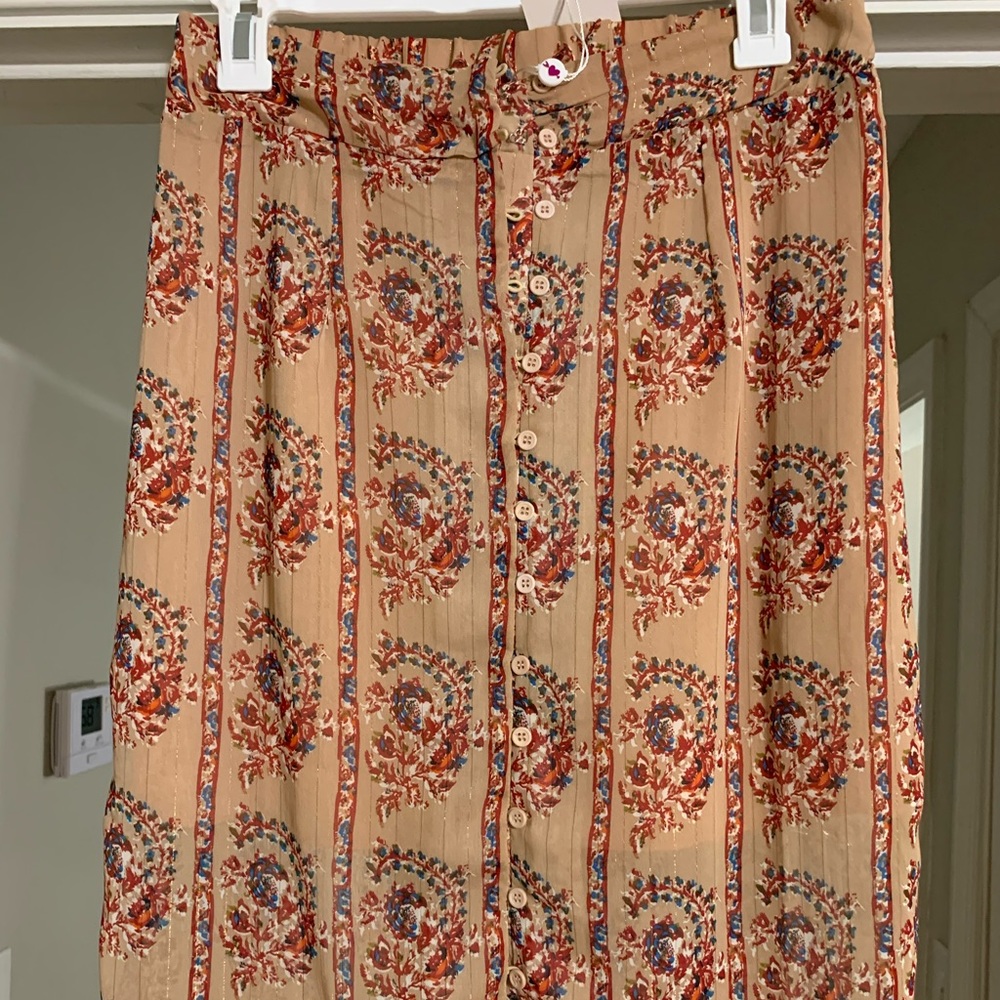High-lo skirt